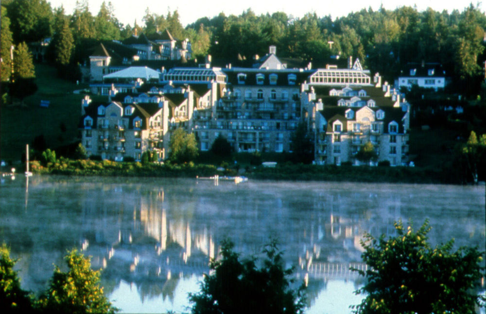 Hotel Le Chantecler Sainte-Adele Exterior photo